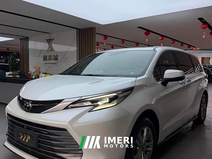 Toyota Sienna 2.5L Hybrid AWD Premium