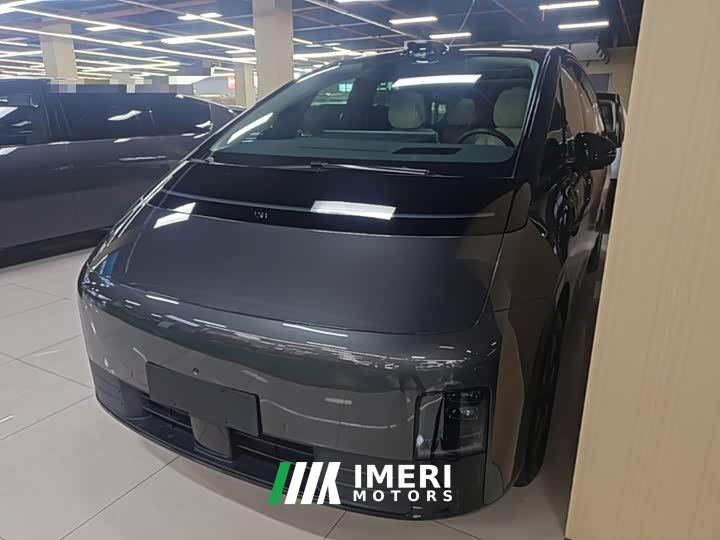 Li Auto Li Xiang MEGA Ultra
