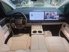 Li Auto Li Xiang MEGA Ultra - фото 9