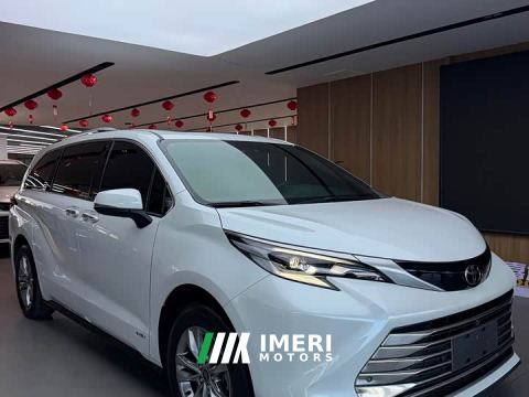 2025 Toyota Sienna 2.5L Hybrid AWD Premium