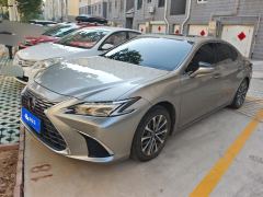 Lexus ES 200 Premium Edition - photo 1
