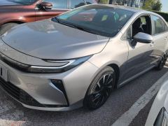 Toyota Corolla Dual-Engine 1.8L Elite Edition - фото 1