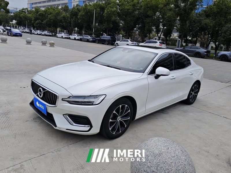 Volvo S60 B4 Smart Luxury Edition - ავტომობილი ჩინეთიდან