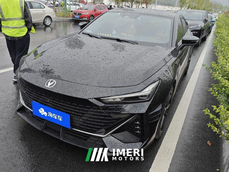 Changan UNI-V 1.5T Premium - автомобиль из Китая