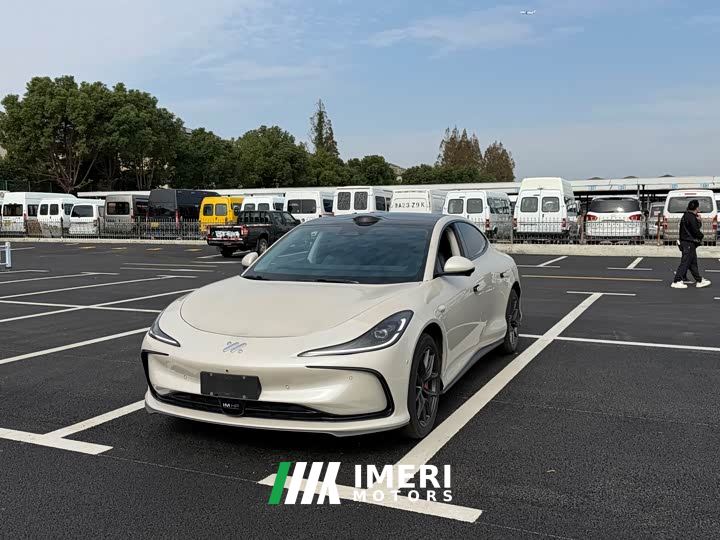 IM Motors Zhiji L6 Max Ultra Performance Edition