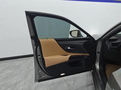 Lexus ES 300h Excellence Edition - фото 12
