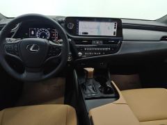 Lexus ES 300h Excellence Edition - фото 16
