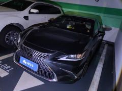 Lexus ES 200 Excellence Edition - фото 1