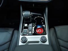 Volkswagen Touareg 3.0T Premium Obsidian Black Sports Suit - photo 9