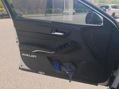 Toyota Avalon Dual-Engine 2.5L E-CVT Luxury Edition - ფოტო 12