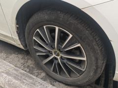 Roewe i5 1.5L CVT Black Gold Edition - ფოტო 6