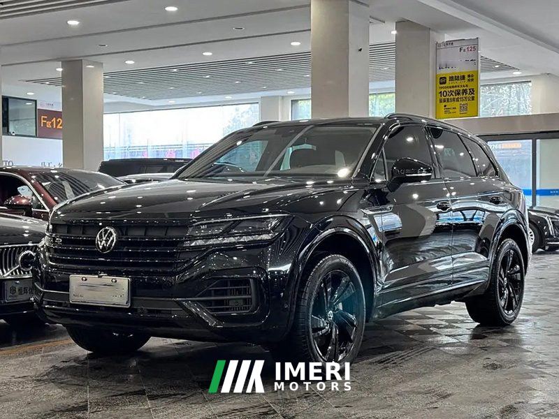 Volkswagen Touareg 3.0T Premium Obsidian Black Sports Suit - car from China