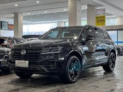 Volkswagen Touareg 3.0T Premium Obsidian Black Sports Suit - photo 1