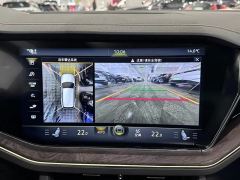 Volkswagen Touareg 3.0T Premium Obsidian Black Sports Suit - photo 15