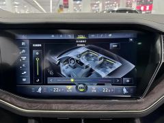 Volkswagen Touareg 3.0T Premium Obsidian Black Sports Suit - photo 17