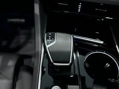 Volkswagen Touareg 3.0T Premium Obsidian Black Sports Suit - photo 18