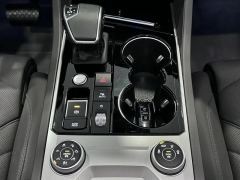 Volkswagen Touareg 3.0T Premium Obsidian Black Sports Suit - photo 19