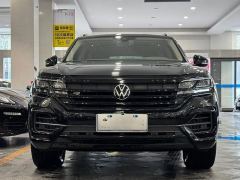 Volkswagen Touareg 3.0T Premium Obsidian Black Sports Suit - photo 2