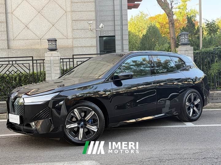 BMW iX M60 Facelift M60 - ავტომობილი ჩინეთიდან