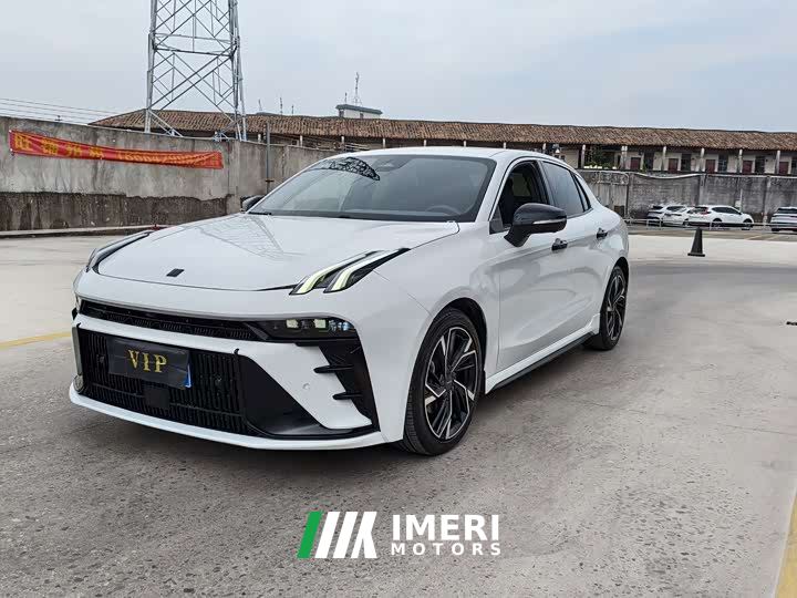 Lynk & Co 03 1.5T DCT Pro