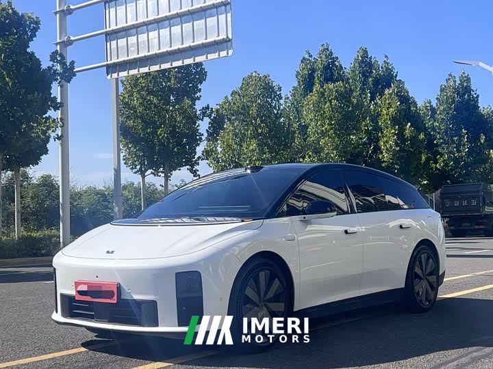 Li Auto i6 Four-Wheel Drive Standard Edition