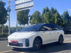 Li Auto i6 Four-Wheel Drive Standard Edition - ფოტო 1