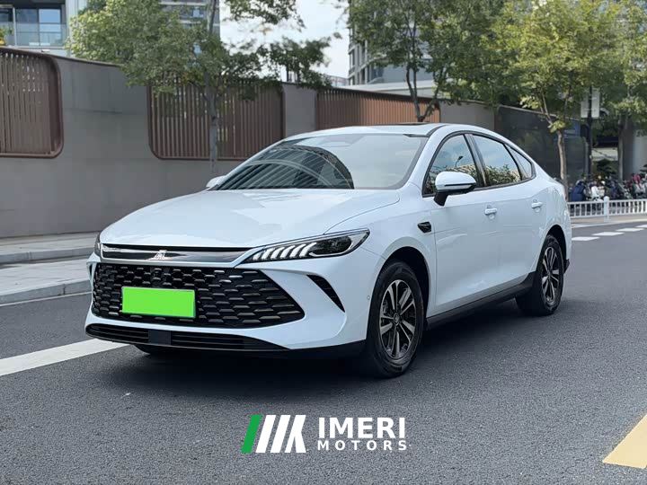 BYD Qin PLUS DM-i 210KM Beyond Edition