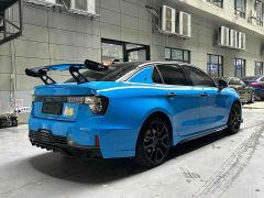 Lynk & Co 03 Cyan Custom Edition Performance Package - фото 15