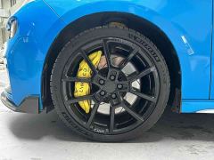 Lynk & Co 03 Cyan Custom Edition Performance Package - фото 3
