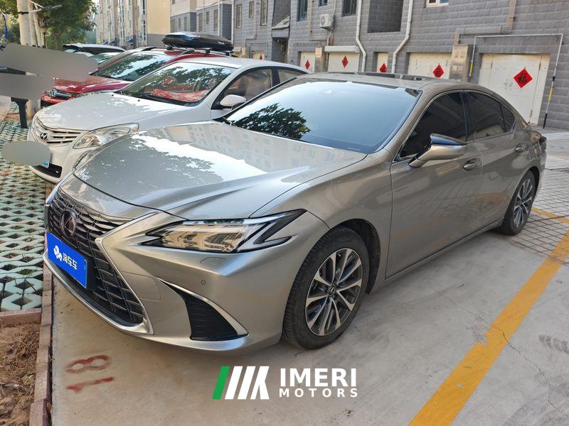Lexus ES 200 Premium Edition