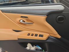 Lexus ES 200 Premium Edition - ფოტო 13