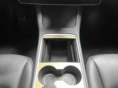 Tesla Model Y Rear-Wheel Drive - ფოტო 10