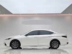 Lexus ES 200 Premium Edition - ფოტო 4