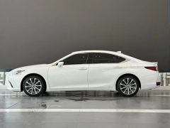 Lexus ES 200 Premium Edition - ფოტო 10