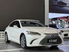 Lexus ES 200 Premium Edition - ფოტო 3