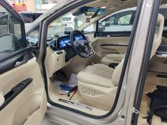 Buick GL8 ES Land Executive Luxury Enjoyable Edition - ფოტო 14