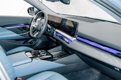 BMW i5 eDrive 35L Premium M Sport Package - фото 19