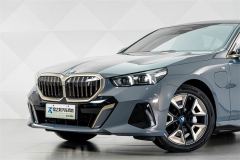 BMW i5 eDrive 35L Premium M Sport Package - фото 3