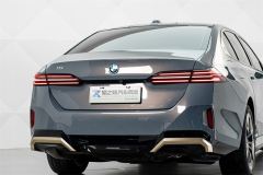 BMW i5 eDrive 35L Premium M Sport Package - фото 7