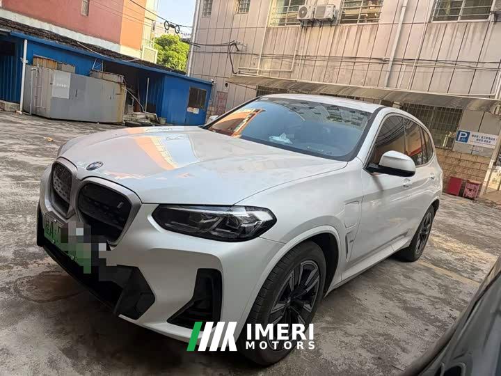 BMW iX3 sDrive40 Premier - автомобиль из Китая