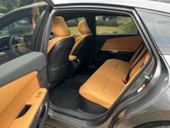 Lexus ES 300h - ფოტო 12