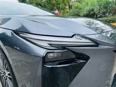 Lexus ES 300h - ფოტო 8