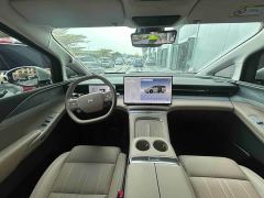 XPeng X9 Extended Range 1602 UltraSE - photo 8