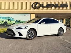 Lexus ES 200 Premium Edition - photo 1