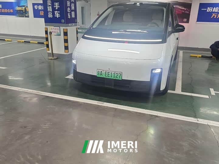 Li Auto MEGA Home Family Edition