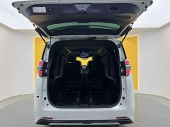 Toyota Alphard (imported) 2.5L PHEV AWD Executive Edition - photo 12
