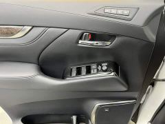 Toyota Alphard (imported) 2.5L PHEV AWD Executive Edition - photo 18