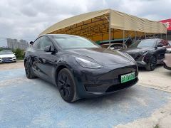 Tesla Model Y Rear-Wheel Drive - ფოტო 2