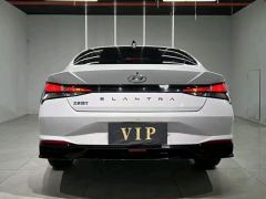 Hyundai Elantra 1.5L CVT Leading Edition - фото 8