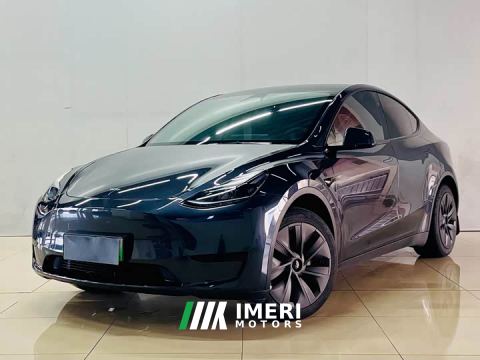 2024 Tesla Model Y Rear-Wheel Drive